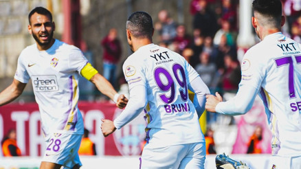 Eyüpspor 10 kişiyle maçı çevirdi 90 ve 90+6da gelen goller...