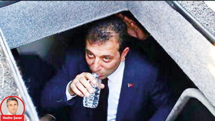 “Musluktan su içiliyor” diye yalan söylüyor su içer gibi yalan söylüyor