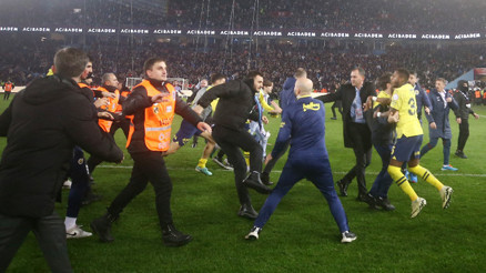 Futbol federasyonu nasıl bir karar alacak TFF’den üst düzey bir yetkili: Tüm görüntüler ve bilgiler elimize ulaşınca... Futbol federasyonu nasıl bir karar alacak TFF’den üst düzey bir yetkili: Tüm görüntüler ve bilgiler elimize ulaşınca...