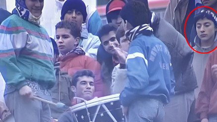 Başında Beşiktaş şapkası, üstünde delik deşik mont... Tribündeki o genci şimdi milyonlar dinliyor