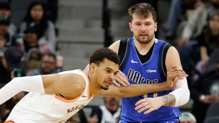 NBAde Gecenin Sonuçları: Doncicten triple-double, Dallastan 40. galibiyet