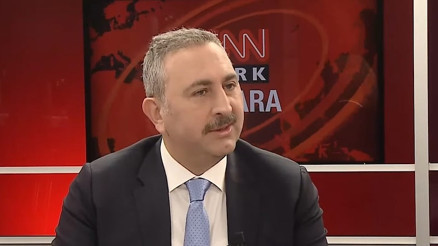 AK Partili Abdülhamit Gül, CNN TÜRKte... İstanbulda Murat Kurum önde