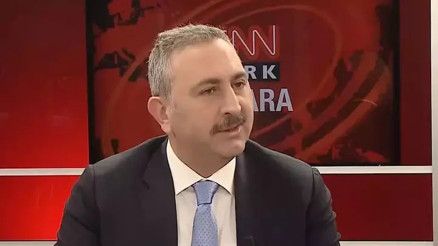 AK Partili Abdülhamit Gül, CNN TÜRKte... İstanbulda Murat Kurum önde