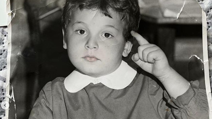 50 olduk, yolun yarısına geldik... Bu küçük çocuk şimdi ünlü bir oyuncu