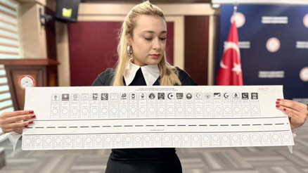 Yerel seçimler için oy pusulaları tanıtıldı... İşte tüm detaylar