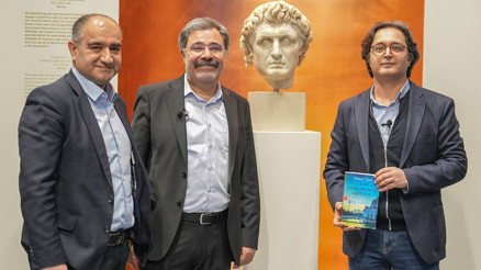 ‘Kayıp Tanrılar Ülkesi’ni Berlin’de tanıttı