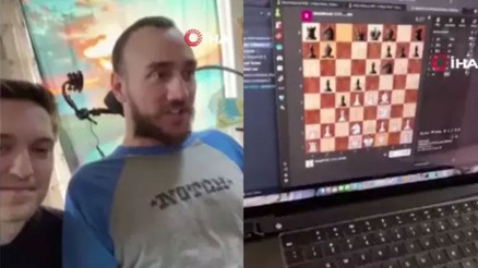 Beyin çipi takılan felçli hasta düşünce gücüyle satranç oynadı