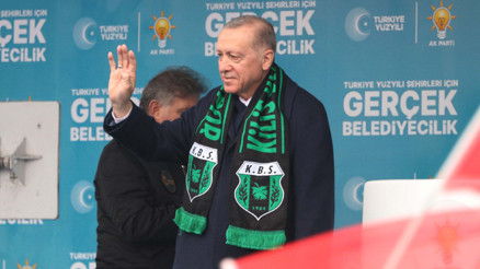 AK Parti Kilis mitingi... Cumhurbaşkanı Erdoğan: Para desteleriyle kule yapmak dışında icraatları yok