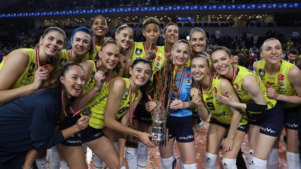 Kupa Voleyde şampiyon F.Bahçe Sarı Melekler, Eczacıbaşını mağlup ederek dördüncü kez zafere ulaştı