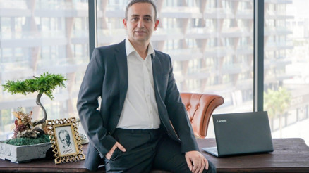 Göz kapağı estetiğiyle bakışlar gençleşiyor