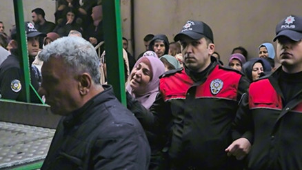 Beyoğlunda intiharın ardından aile faciası çıktı, annesini ve kız kardeşini öldürdü