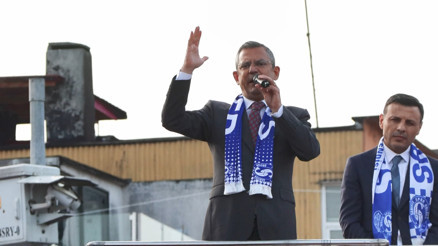 CHP lideri Özgür Özelden Sarıyer mitinginde tepki çeken sözler