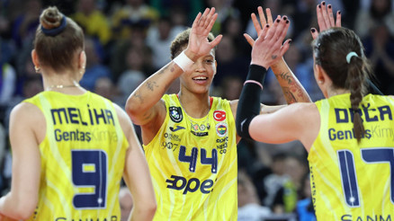 Fenerbahçe normal sezonu zirvede tamamladı