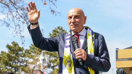 Turgut Altınokdan Mansur Yavaşa: 25 yıl belediye başkanlığı yapsan, 1 milyonluk evde oturamazsın