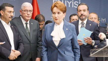 İYİ Parti lideri Akşener: Mesajı aldık kongreye gidiyoruz İYİ Parti lideri Akşener: Mesajı aldık kongreye gidiyoruz