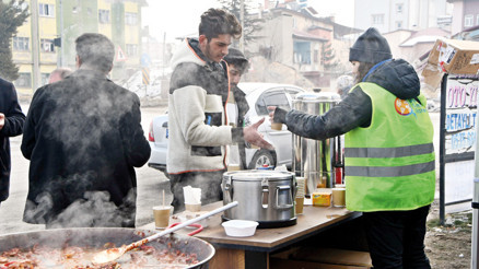 Maraş’tan sonra Gazze’ye yardıma koşmuşlardı