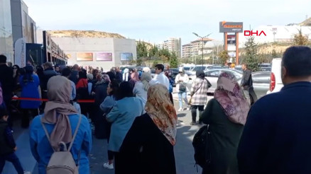 Malatyada 4.5 büyüklüğündeki deprem anı kamerada