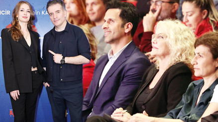 İlk kez tiyatro sahnesindeler