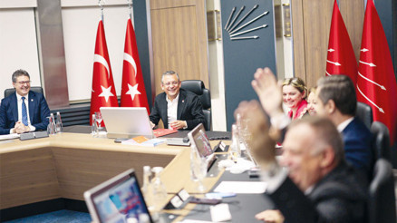 Belediyeleri önce parti denetleyecek