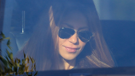 İhanet bile aşka düşmesine engel olamadı... Ama korku büyük... Şöhret için seninle birlikte oluyor