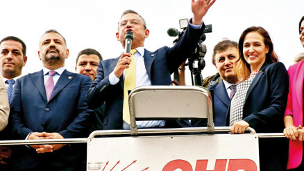 Özel’den aday yorumu: Penaltıyı kim atacak