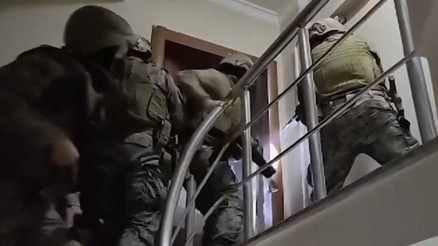 Bakan Yerlikaya duyurdu: İstanbuldaki kilise saldırısının failleriyle bağlantılı kişilere operasyon Bakan Yerlikaya duyurdu: İstanbuldaki kilise saldırısının failleriyle bağlantılı kişilere operasyon