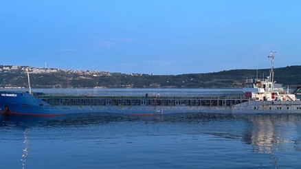 Çanakkale Boğazı’nda genel kargo gemisi makine arızası yaptı Karanlık Limana demirletildi