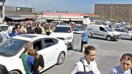 Sosyete pazarında ‘bomba var’ paniği Sosyete pazarında ‘bomba var’ paniği