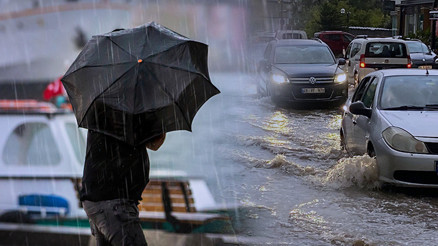 Meteoroloji uyardı: Sıcaklık düşüyor, kuvvetli yağmur geliyor... Prof. Dr. Orhan Şen, İstanbul için saat verdi Meteoroloji uyardı: Sıcaklık düşüyor, kuvvetli yağmur geliyor... Prof. Dr. Orhan Şen, İstanbul için saat verdi