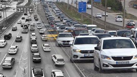 Tatilcilerin dönüş yolculuğu başladı: İşte yollardaki son durum