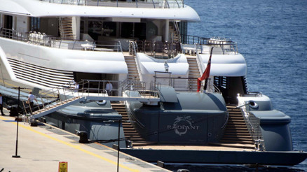 Dubai Şeyhi Abdullah Al Futtaimin Radiant adlı mega yatı Bodrumda