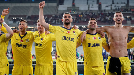 Fenerbahçede Edin Dzeko tarihe geçti Dominik Livakovic parmak ısırttı...