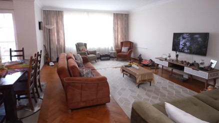 Ünlü şarkıcı evinin kapılarını açtı 3+1 apartman dairesi...