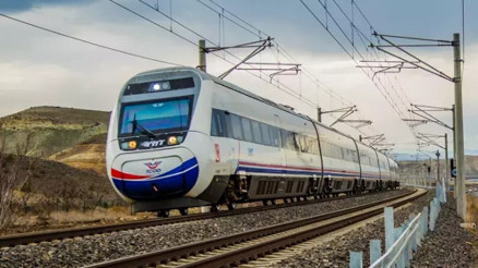 Sivas - İstanbul yüksek hızlı tren seferleri başlıyor Sivas - İstanbul yüksek hızlı tren seferleri başlıyor