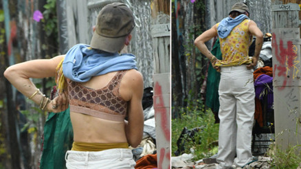 Bir giydiğini bir daha giymezdi... Eski model artık çöplükten giyecek topluyor