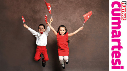 Sevinin küçükler övünün büyükler