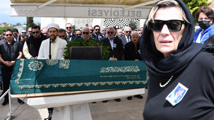 Emir Yeşil son yolculuğuna uğurlandı... Annesi ayakta durmakta zorlandı