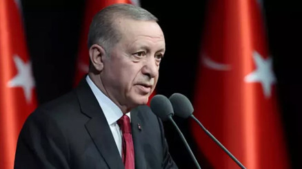 Cumhurbaşkanı Erdoğan, İspanya ve İtalya dönüşü gazetecilerin sorularını yanıtladı. Cumhurbaşkanı Erdoğan, İspanya ve İtalya dönüşü gazetecilerin sorularını yanıtladı.