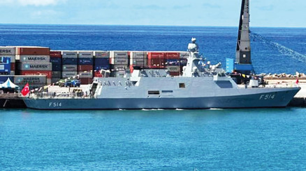 Japonya seferine çıkan Kınalıada korveti Somali’de