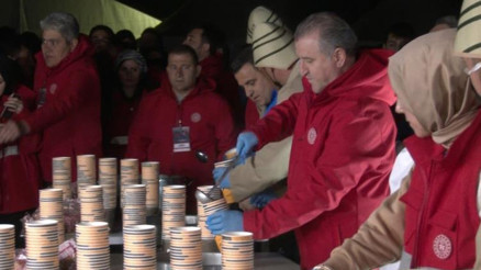 57’nci Alay Vefa Yürüyüşü... Gençlik ve Spor Bakanı Bak: Tüm dünyaya Çanakkale geçilmez efsanesini gösterdiler