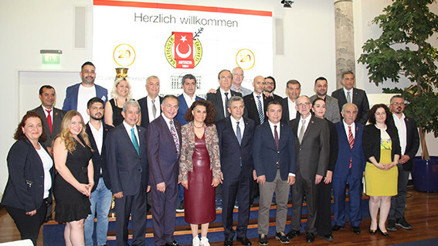 20 yıllık kardeşliğe kutlama