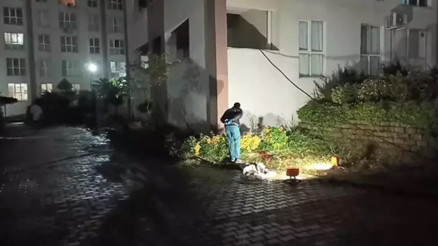 Esenyurtta uyuşturucu operasyonu: 5. kattan atladı, ağır yaralandı Esenyurtta uyuşturucu operasyonu: 5. kattan atladı, ağır yaralandı