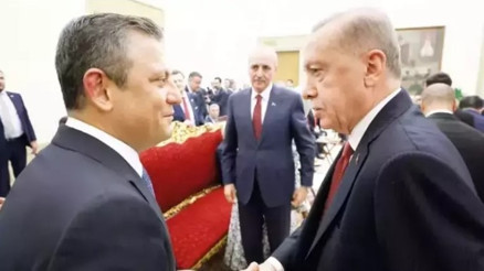 8 yıl sonra ilk görüşme... Özgür Özel,  AK Parti Genel Merkezine geldi