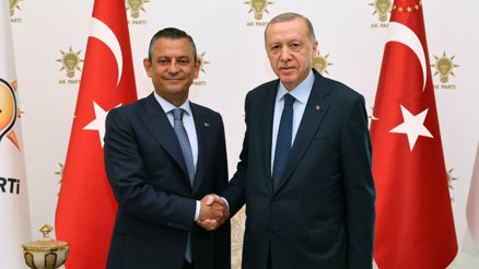 Cumhurbaşkanı Erdoğan, Özgür Özel ile bir araya geldi