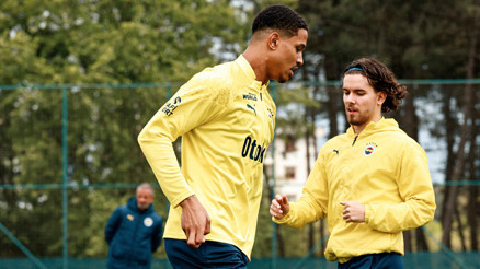 Fenerbahçeye Jayden Oosterwolde müjdesi