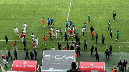 TFF 2. Ligde şampiyonluk günü U19 vakası Önce protesto ettiler, sonra maçtan çekildiler