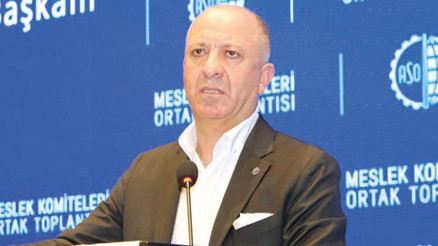 Sanayiciden yeni göç yasası talebi ‘Nitelikli ve niteliksiz göçmen ayrımı yapılmalı’ Sanayiciden yeni göç yasası talebi ‘Nitelikli ve niteliksiz göçmen ayrımı yapılmalı’