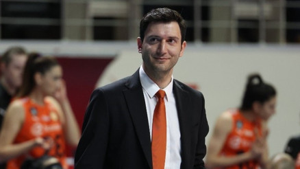 Eczacıbaşı Dynavit, Ferhat Akbaşla sözleşme yeniledi 3 yıl daha...