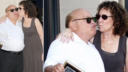 Ünlü çift başarılı evliliğin sırrını açıkladı... Bunca yılda kardeş gibi olduk... Artık aynı yatakta bile uyumuyoruz Ünlü çift başarılı evliliğin sırrını açıkladı... Bunca yılda kardeş gibi olduk... Artık aynı yatakta bile uyumuyoruz