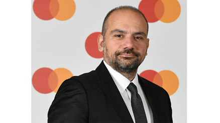 Masterpass ve Garanti BBVA’dan kayıtlı kartların izini sürecek yenilik Masterpass ve Garanti BBVA’dan kayıtlı kartların izini sürecek yenilik